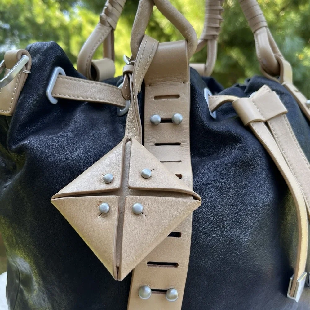 Allibelle measures 12w